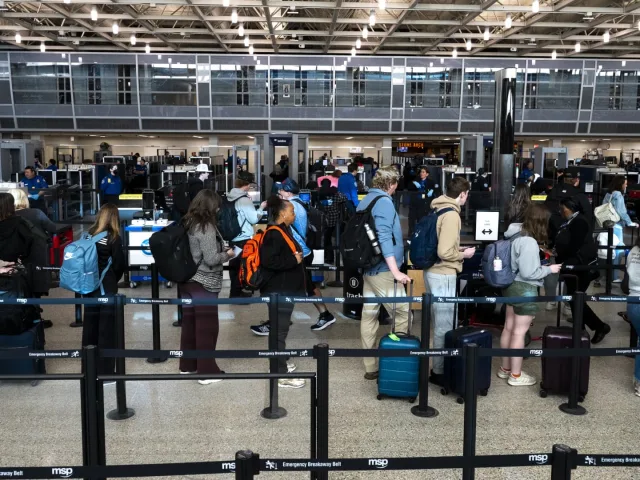 Airlines shrug as fewer passengers fly: “yield versus load factor”